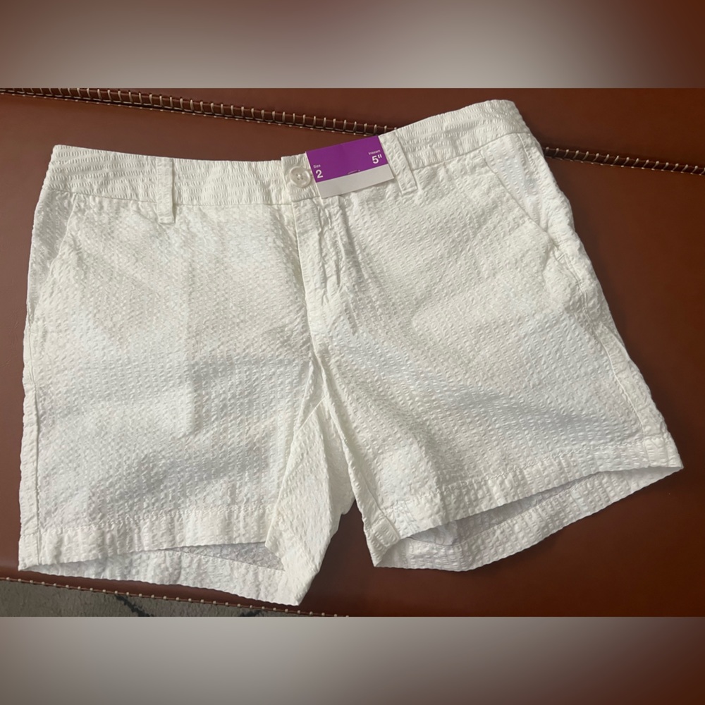 NWT Old Navy Textured White Women's Shorts, size 2